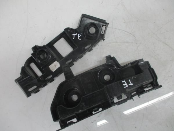 Guia de pára-choques trás direita VOLKSWAGEN Polo (AW1)