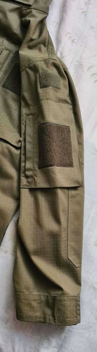 Kompletny mundur OPW (bluza, spodnie, czapka, beret) – stan idealny