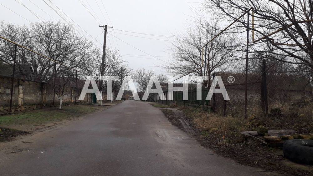 Продам ділянку 5 соток у центральному районі с. Усатове.