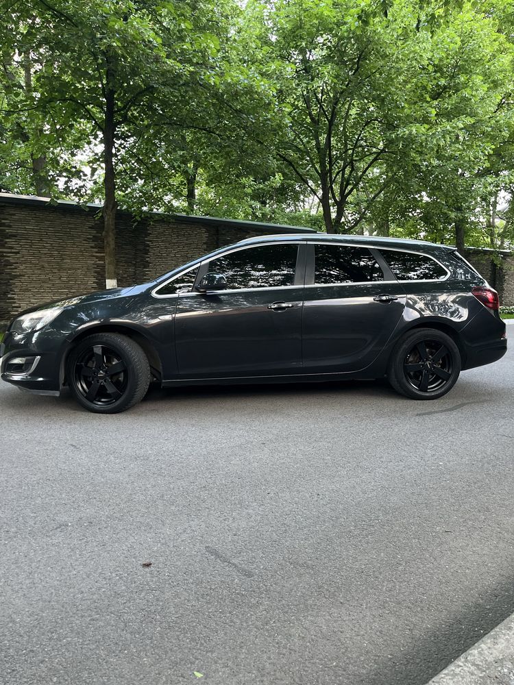 Opel Astra 2015p 1,6 cdti