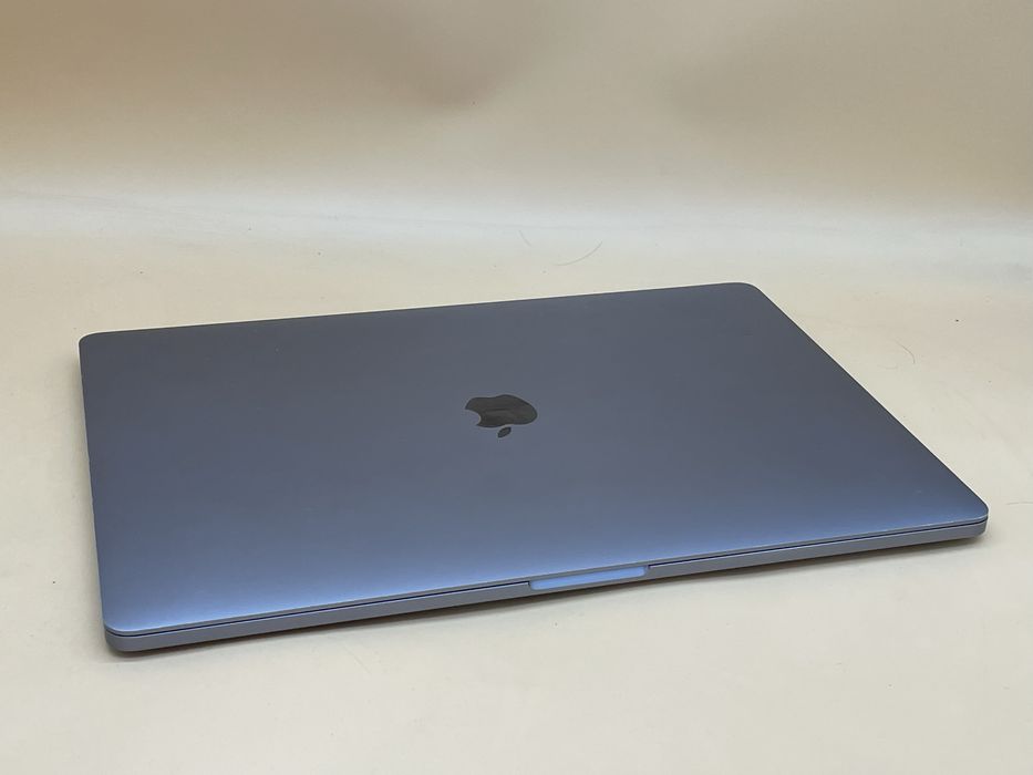 Macbook pro 2019 16 дюймів i7 512gb ssd a2141