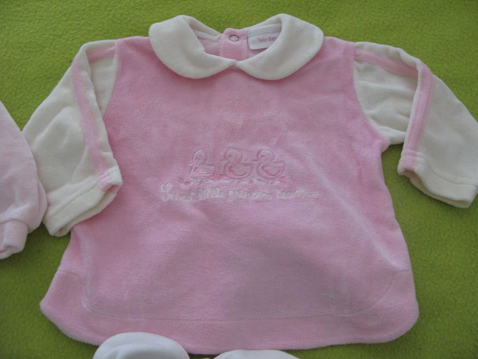 Roupa de bebé (menina) – 0 a 1 Mês: