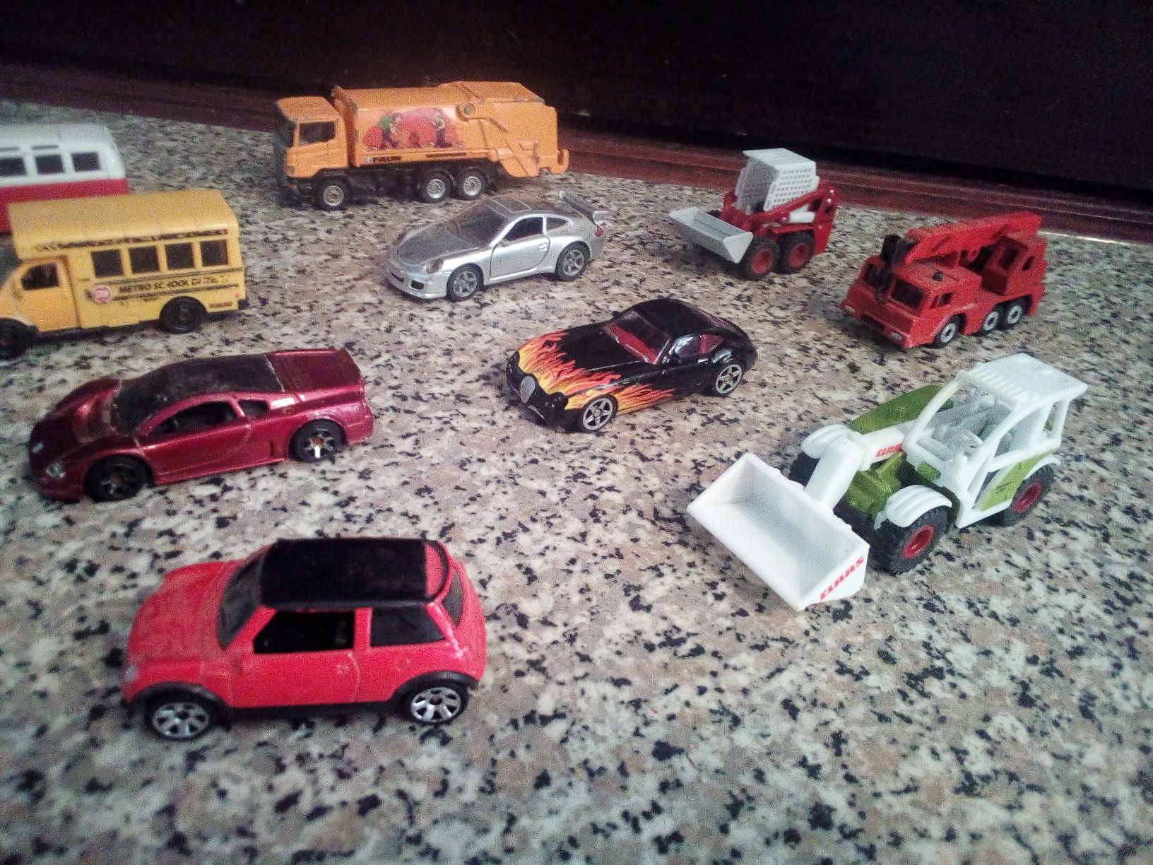 Conjunto de 10 Carrinhos Diversos