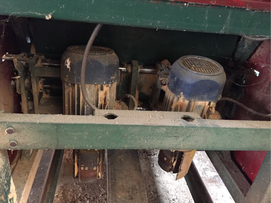 Продається станок для виготовлення оциліндровочного бруса