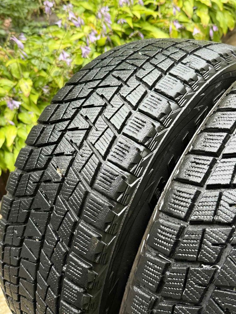 Зимові шини 225/60 R17 99R Bridgsone blizzak DM-V1