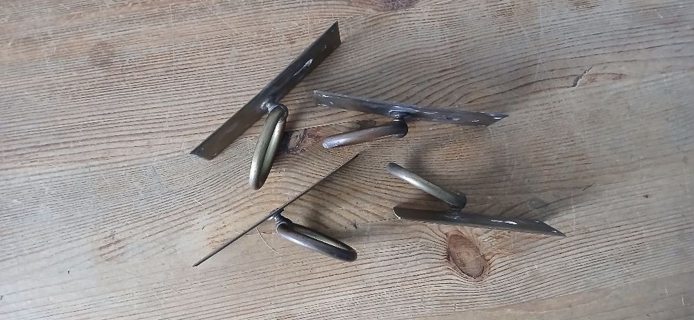 Stare uchwyty mosiężne do szafy, szuflady.