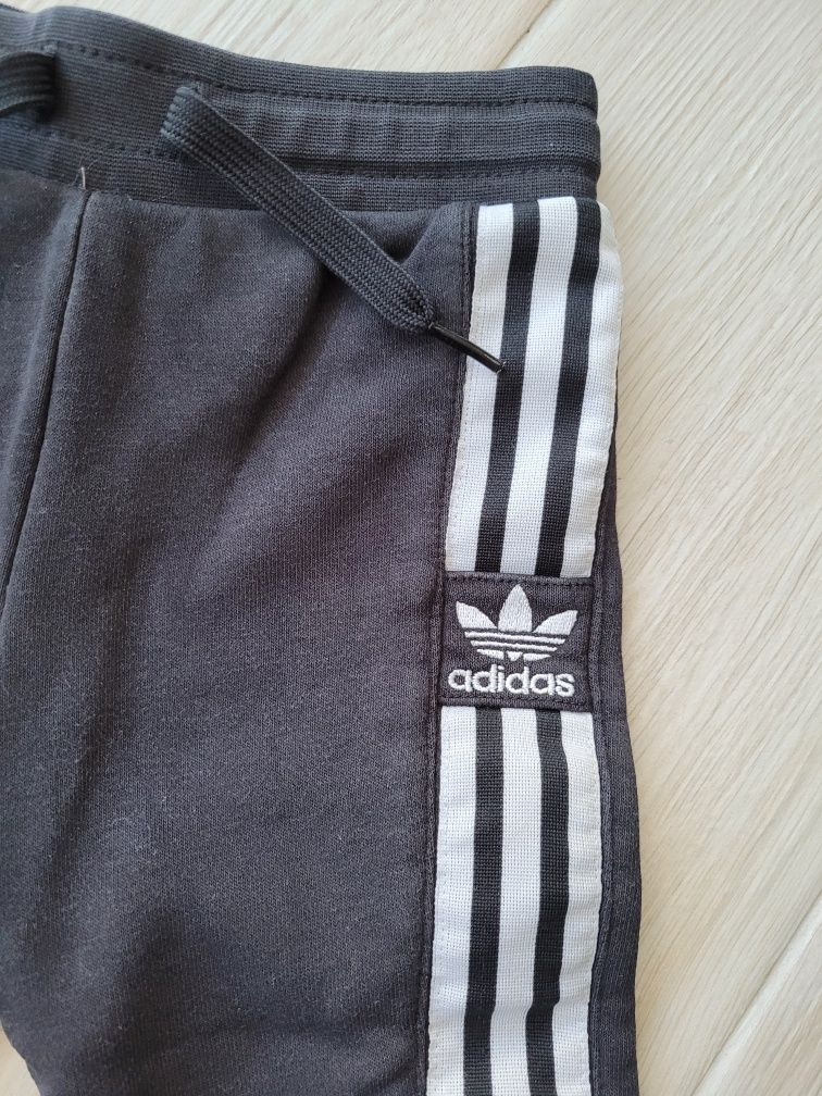 Czarne spodnie dresowe dresy na gumce Adidas dla chłopca 86cm bawełna