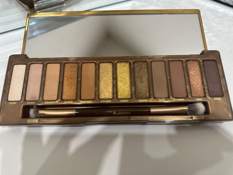 Urban Decay Honey - paleta cieni