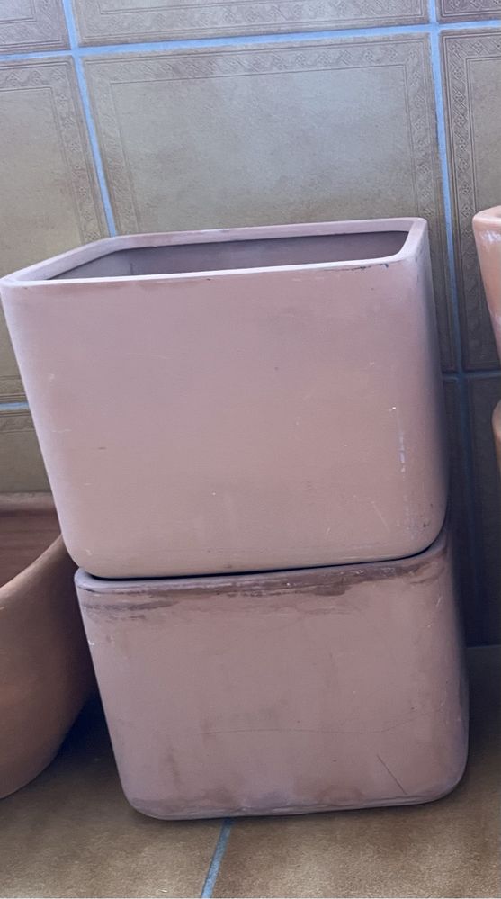 Vasos de cerâmica variados