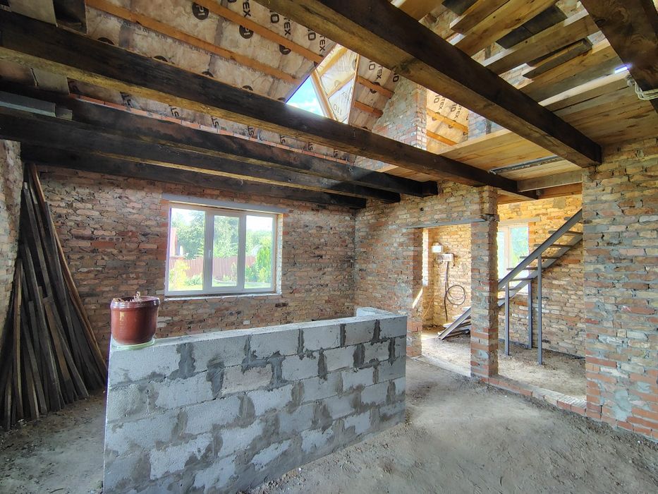 Продаж будинку в мальовничому місці.