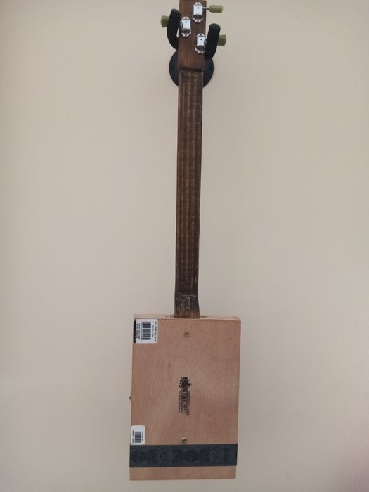 Guitarra de caixa de charutos
