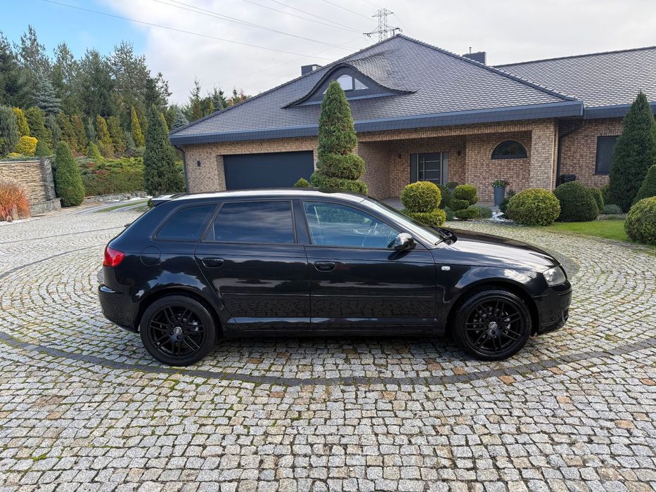 Audi A3 Sportback 1,6 mpi alu 17 czarna perła zarejestrowany