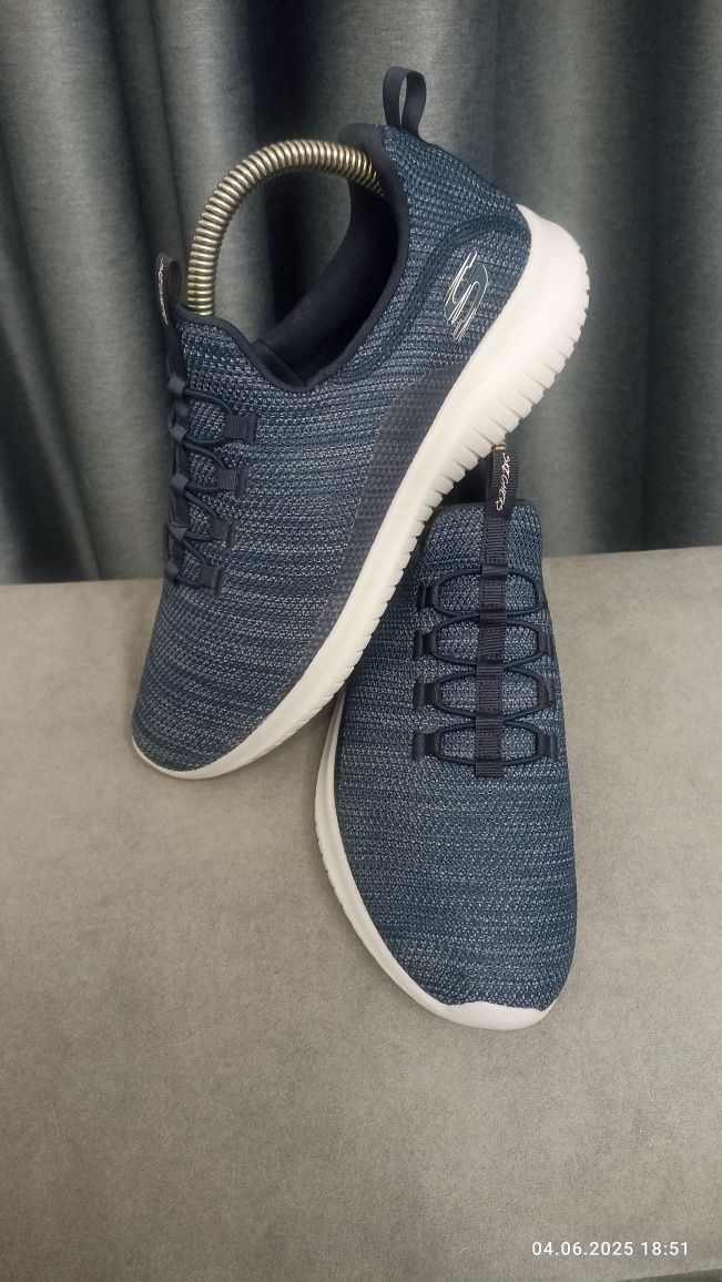 Сліпони-Skechers