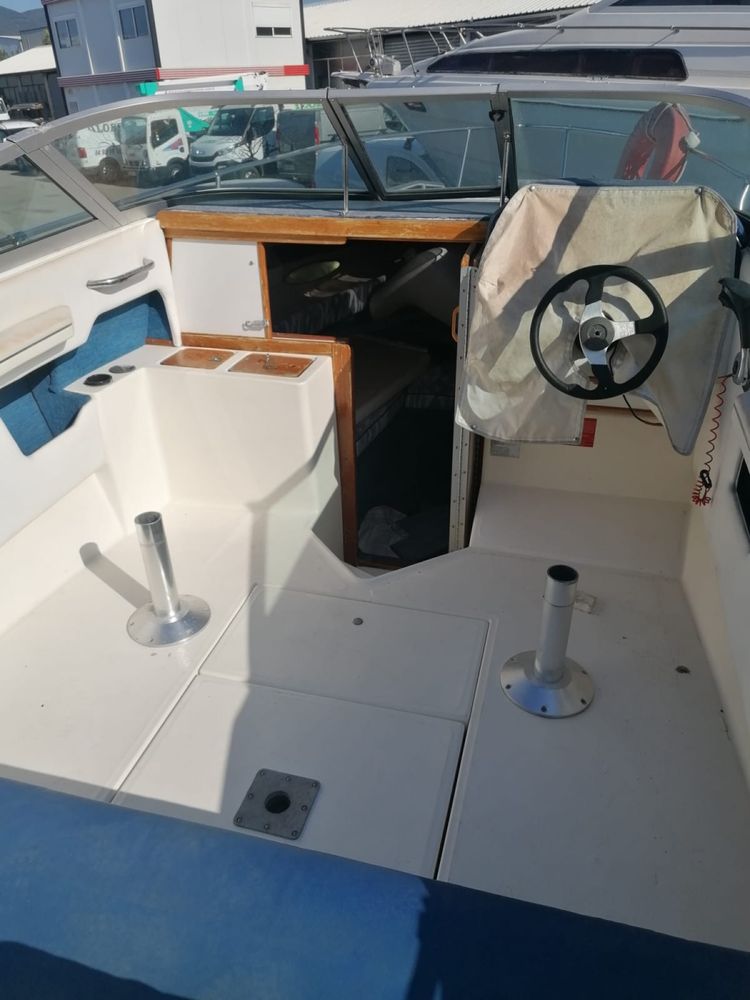 Sea Ray 230 motorowka