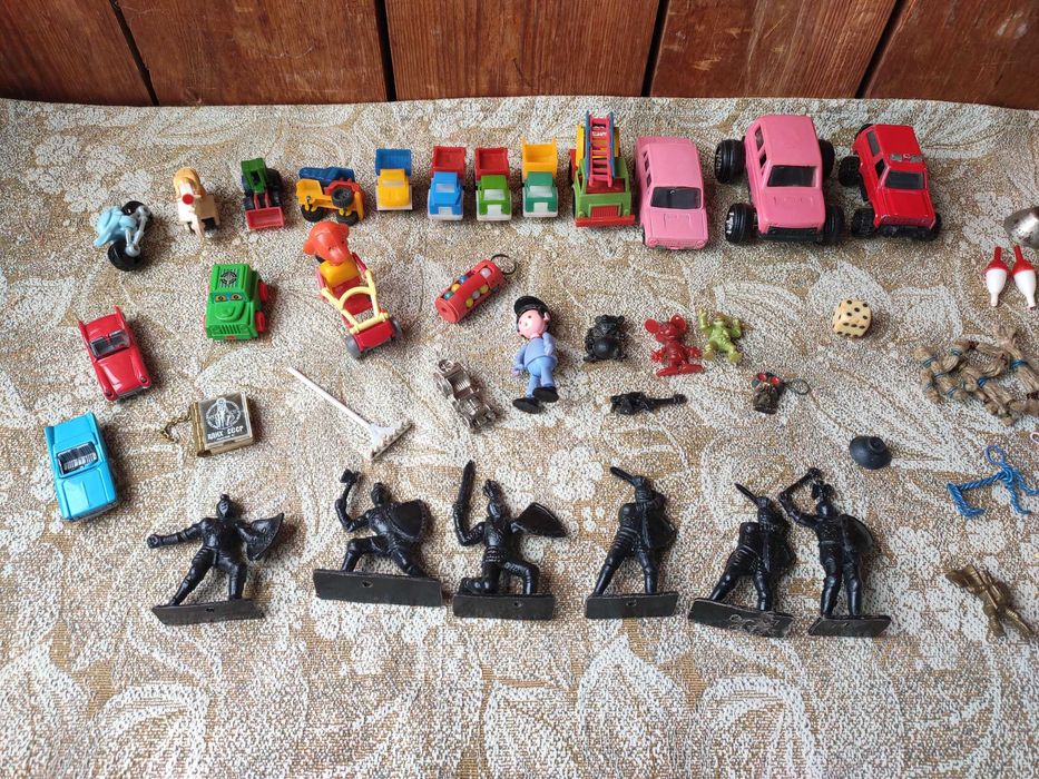 Игрушки советских времён, Сувениры современных времён, Петли мебельные