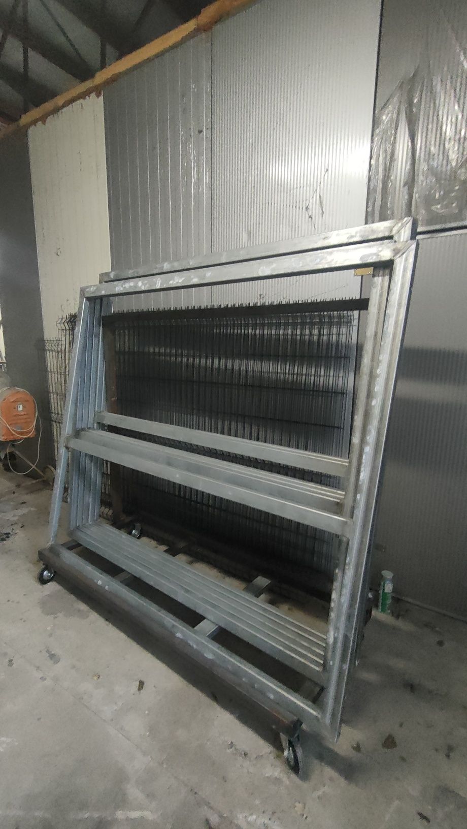 Brama uchylna/dwuskrzydłowa panelowa L4000 Producent