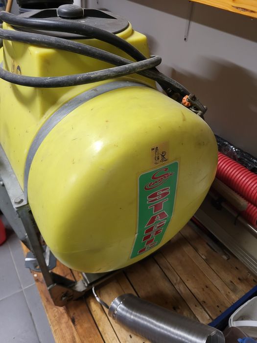 Pulverizador Stagric 100L