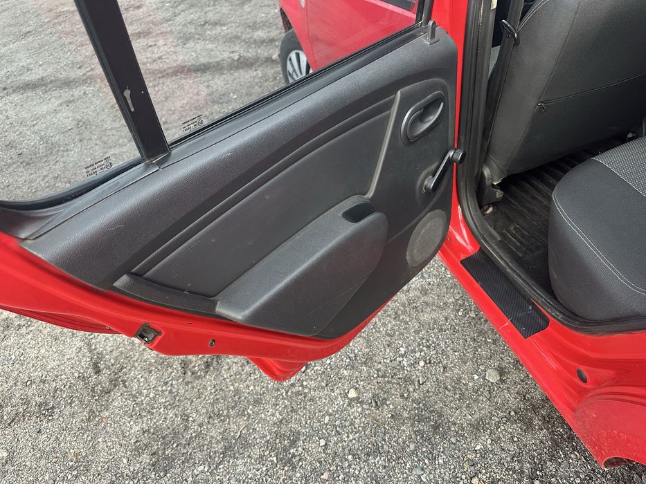 Dacia Sandero 1.4 , 2009 рік