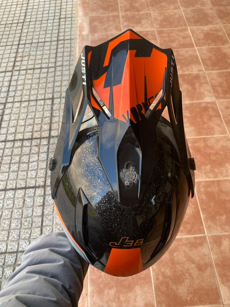 Vende se capacete motocross
