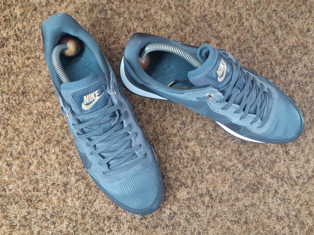 Кросівки жіночі Nike W Internationalist 41 розмір.