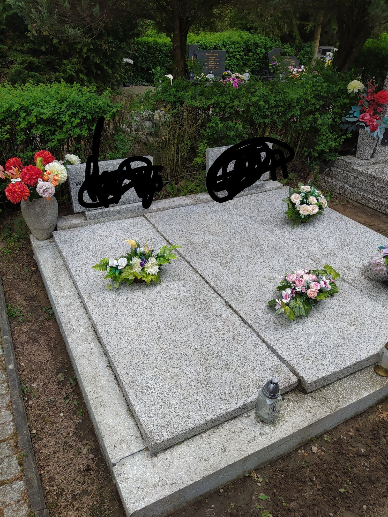Czyszczenie nagrobków lastryko