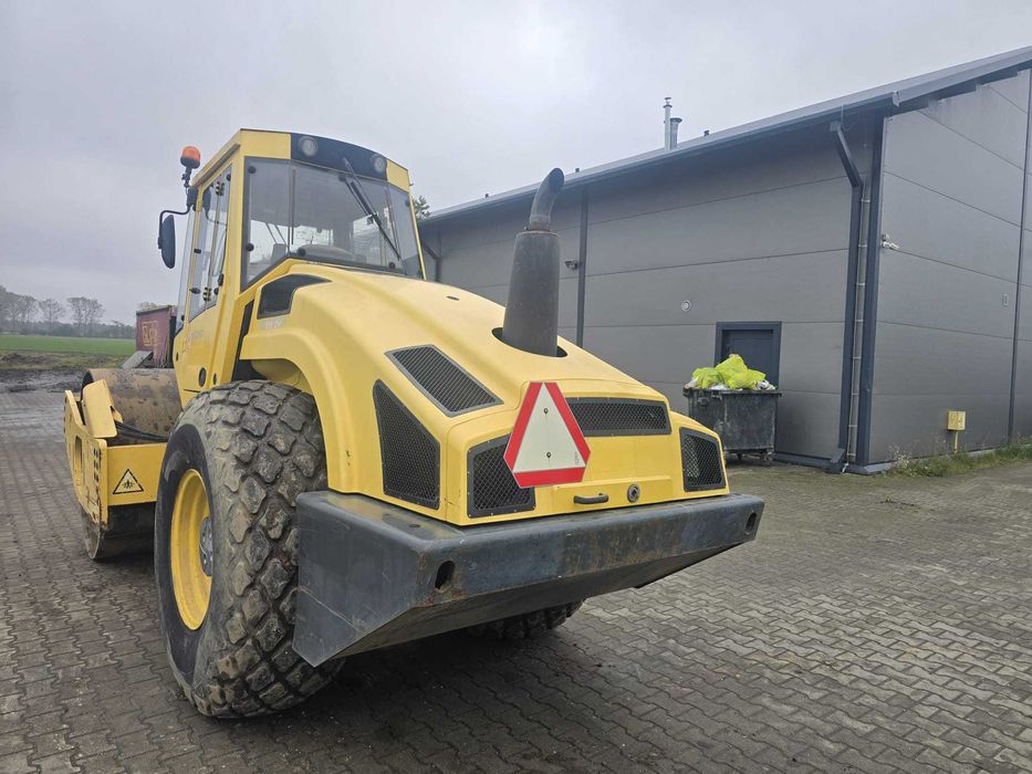 Walec drogowy BOMAG BW 213