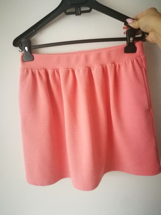 Spódnica lekko rozkloszowana