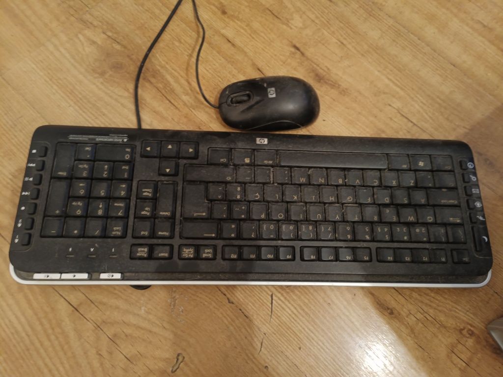 Computador HP E monitor SAMTRON