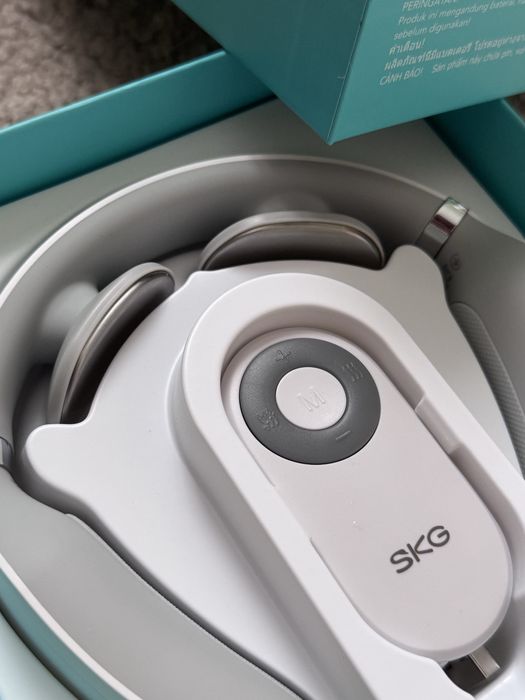 Масажер для шиї SKG 4098 білий