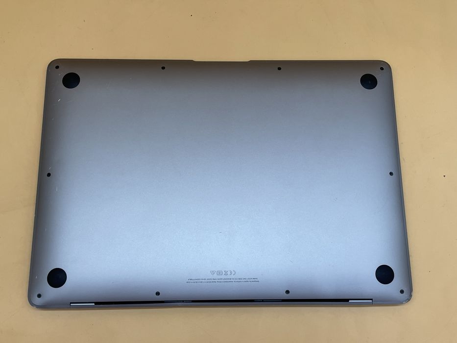 Macbook air 2020 m1 всього 90 циклів! Mac os 26!