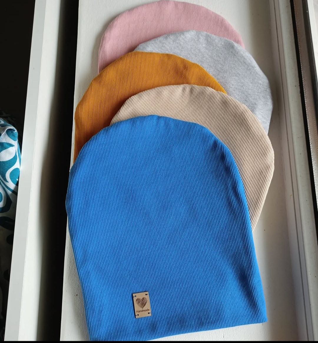 Czapka chabrowa prążek prążkowana beanie wiosna smerfetka niebieska
