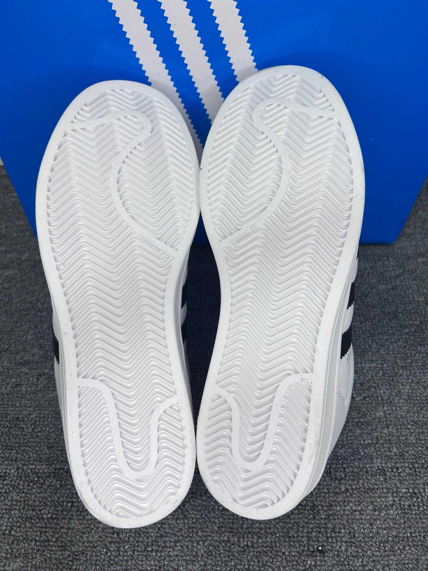Buty damskie Trampki adidasSuperStarBiały r.39
