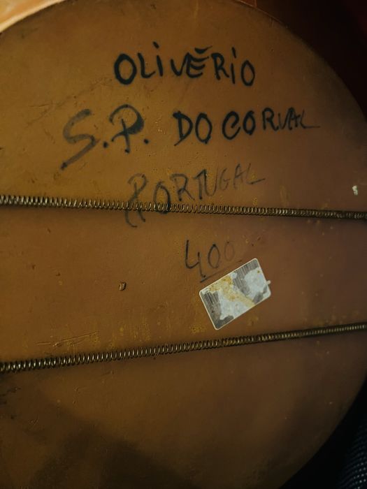 Prato alentejano de barro pintado à mão “Olivério São Pedro do Coral”