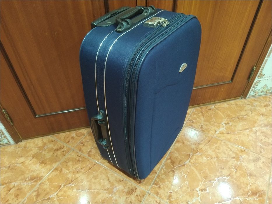 Mala malas de porão até 23 kg viagem casa quarto apartamento vivenda.