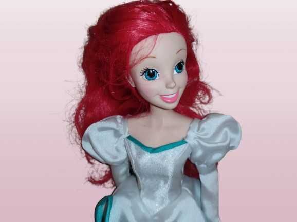 Figurka Lalka Ariel Arielka w sukni ślubnej Disney oryginalna