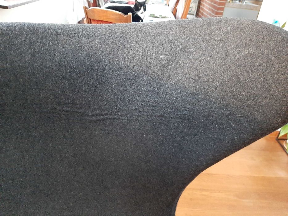 fotel obrotowy typu EGG