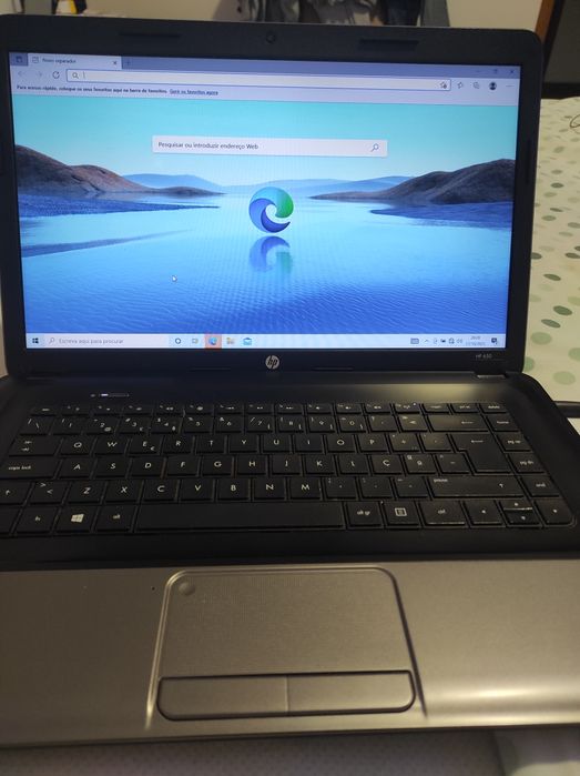 Computador HP com carregador e rato disco de 500 GB