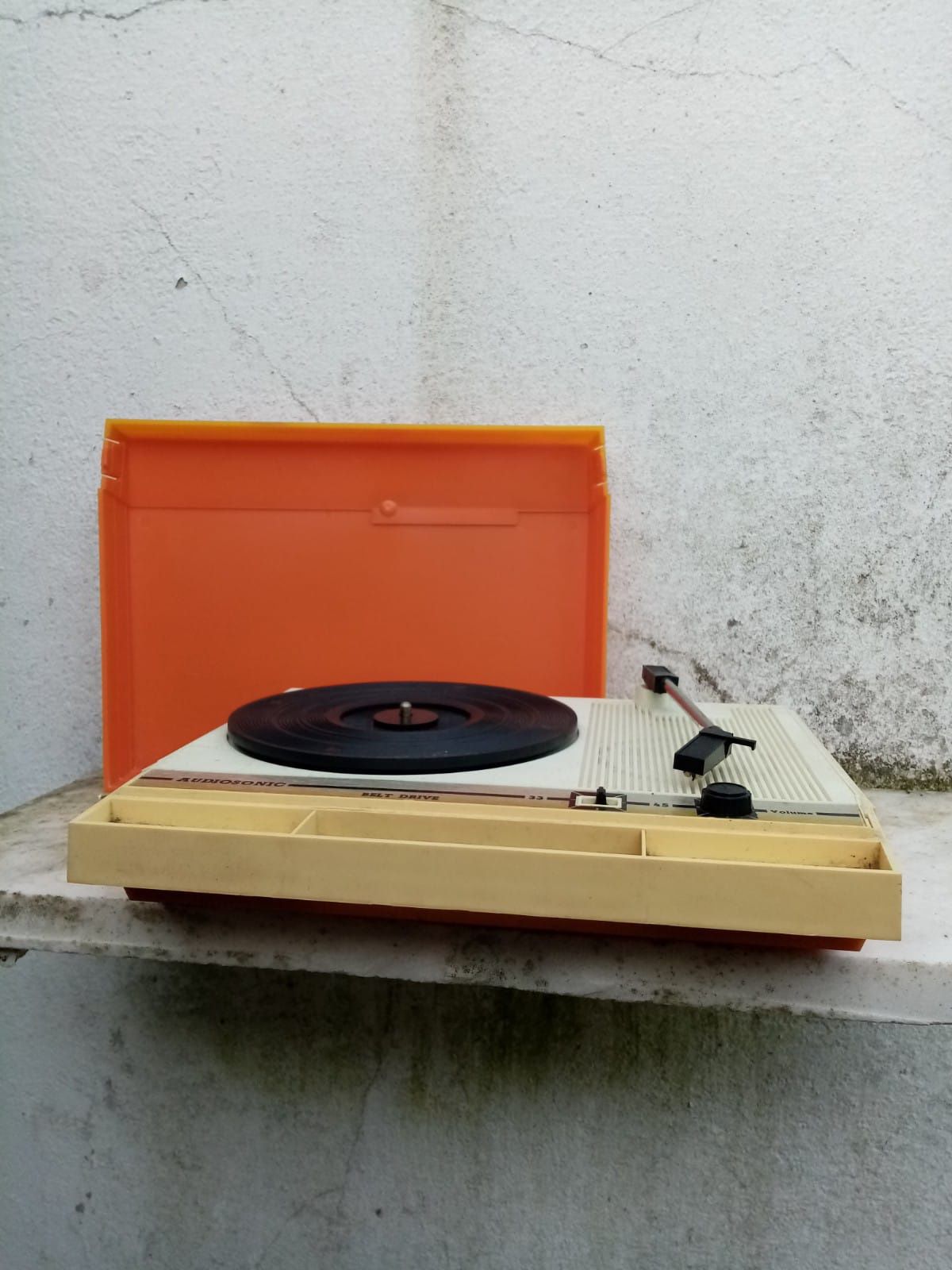 Gira discos audiosonic, marca Capri