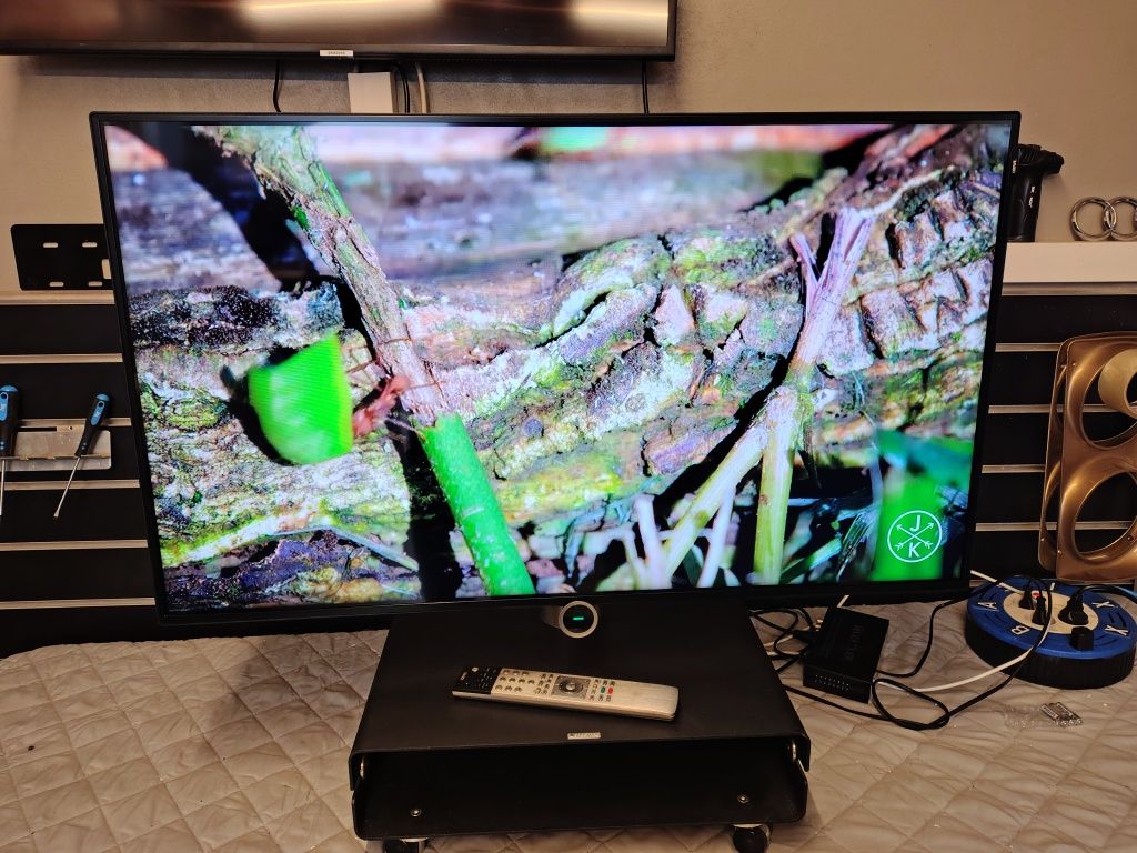 Loewe 43" 4K Smart TV DVB-T 2