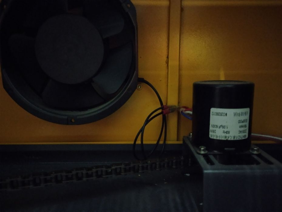 Продам лазерний станок СО2