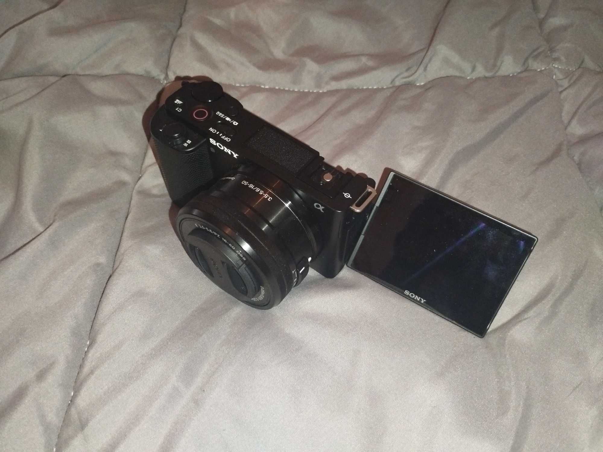 Sony ZVE-10 + Kit Lens 16-50mm