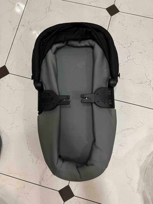 Срочно!!! Продам детскую коляску с люлькой Thule Urban Glide 2 (Blue)
