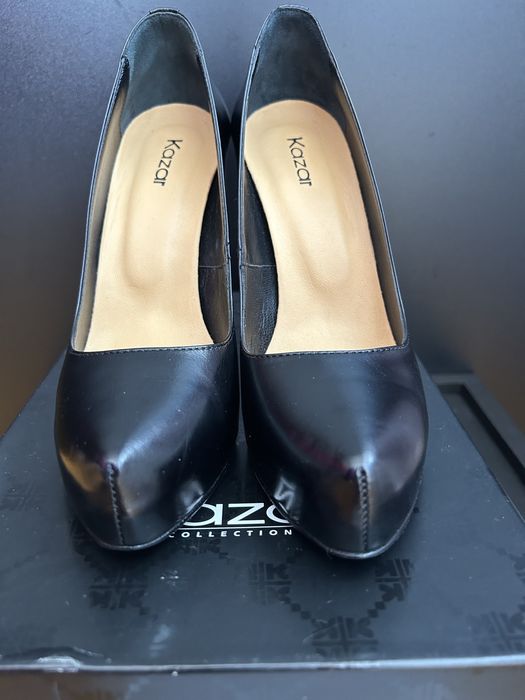 Czarne szpilki Kazar