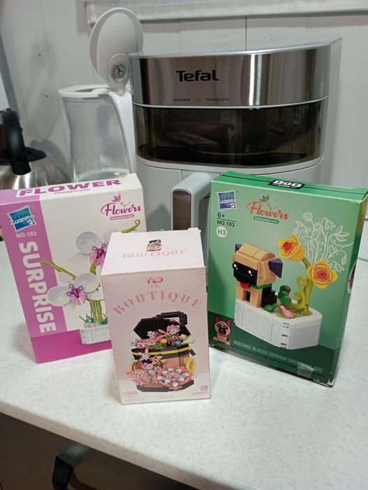 Продам 3 конструктори,міні лего