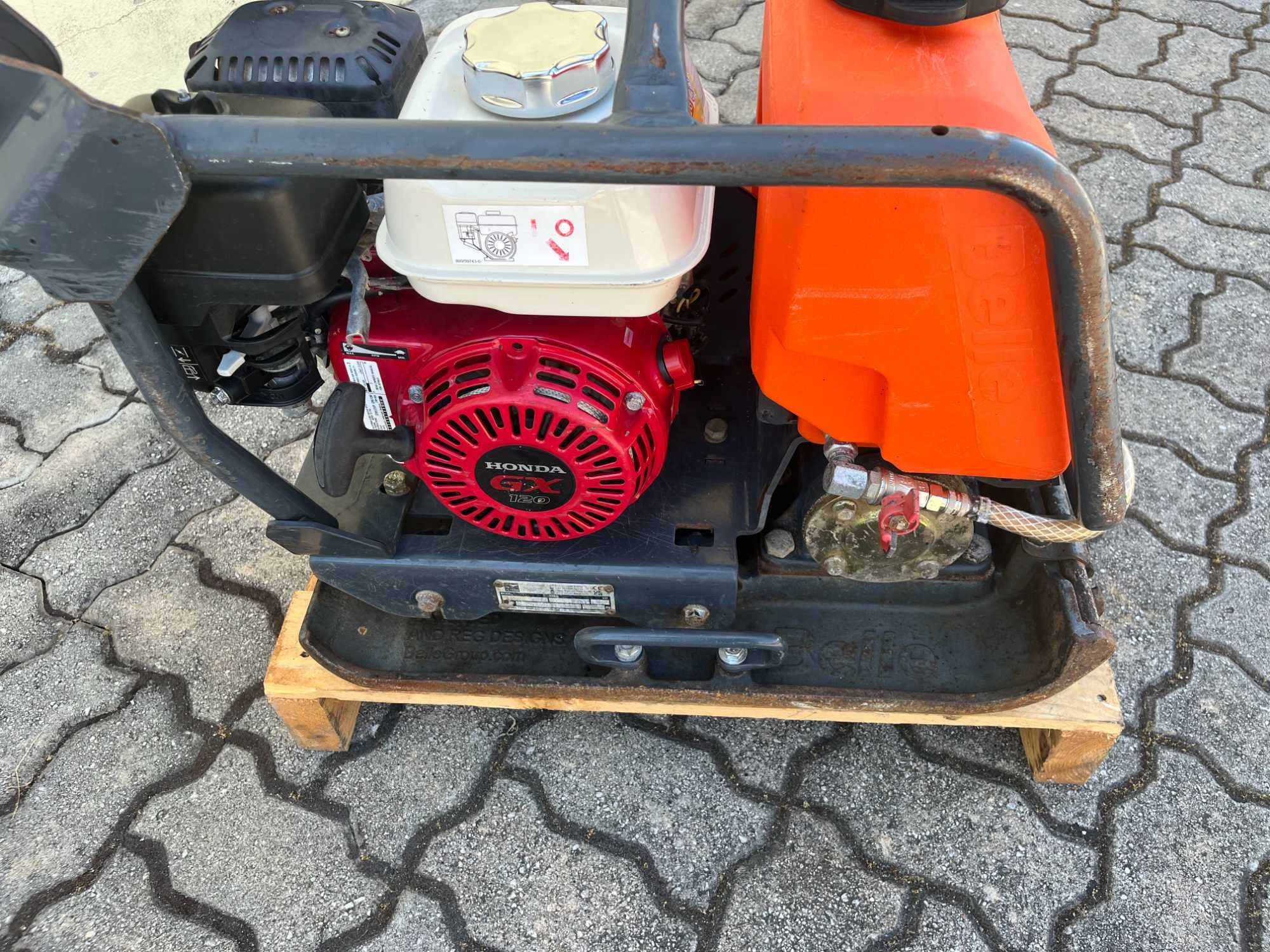 Placa compactadora 2024 motor Honda.