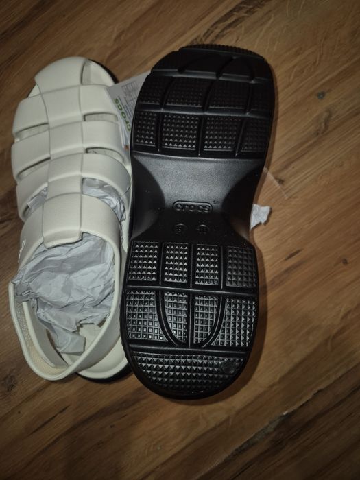 Сандалі crocs жіночі