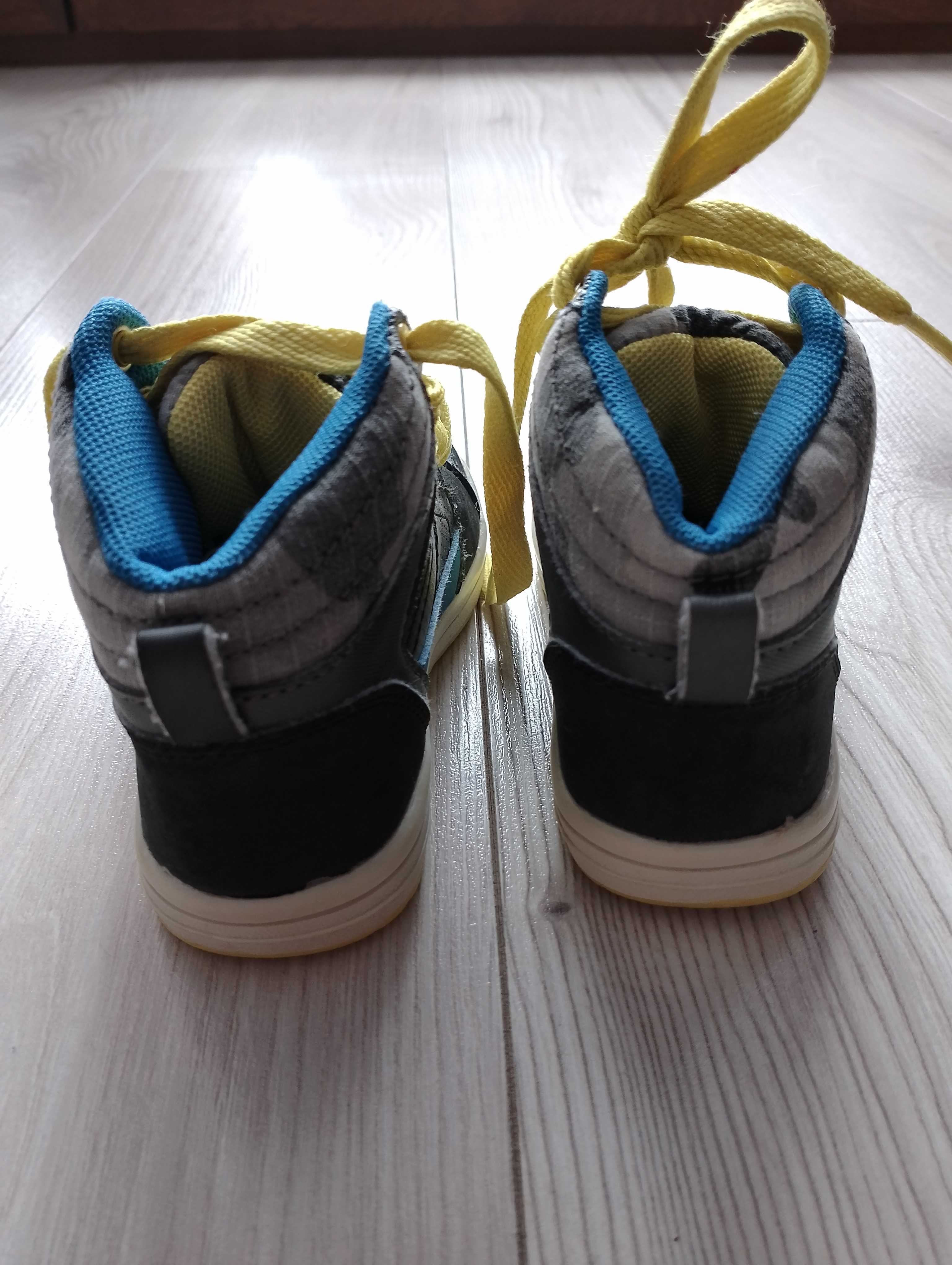 Buty jesienne dla chłopca r 24 (wkładka 15,5cm)