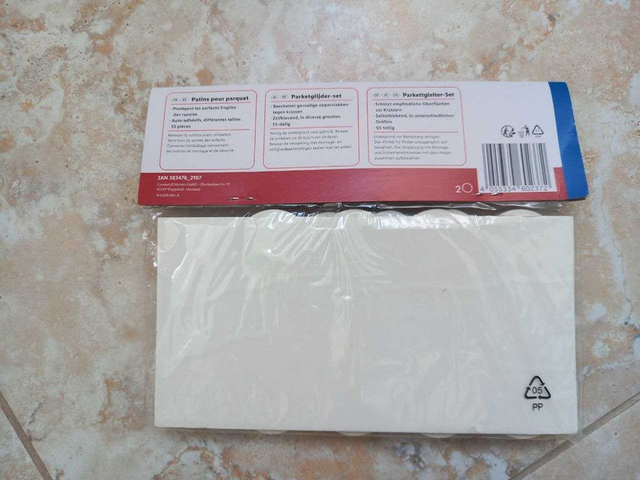 Накладки на ніжки меблеві.