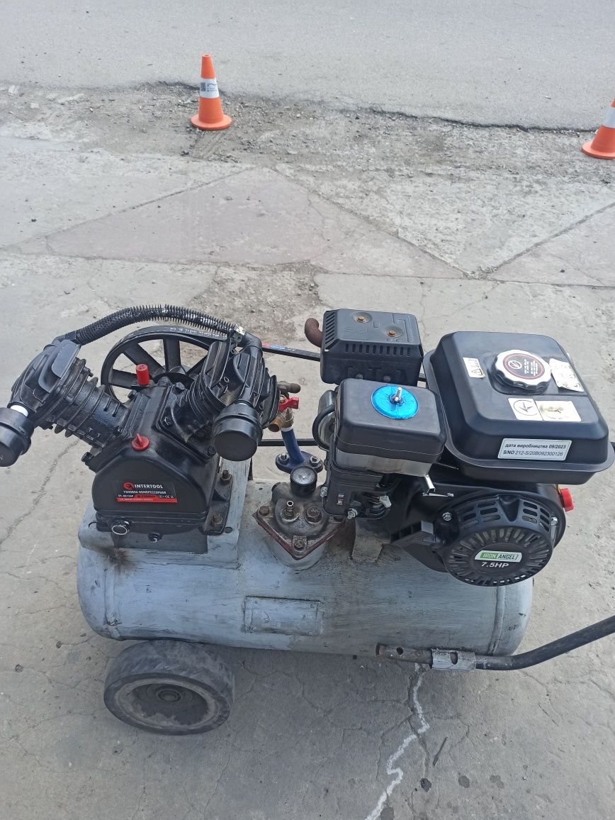 Мобільний Компресор бензиновий 500л/хв 100л INTERTOOL PT 0013 новий