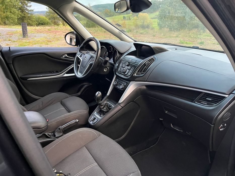 Opel Zafira 2016 Cdti  navi cklima elektryka Top Stan